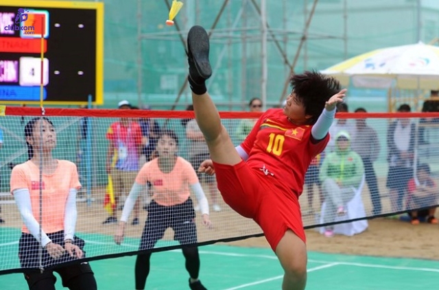 Đá cầu đôi là một môn thể thao hấp dẫn, đòi hỏi sự phối hợp ăn ý và kỹ thuật cá nhân